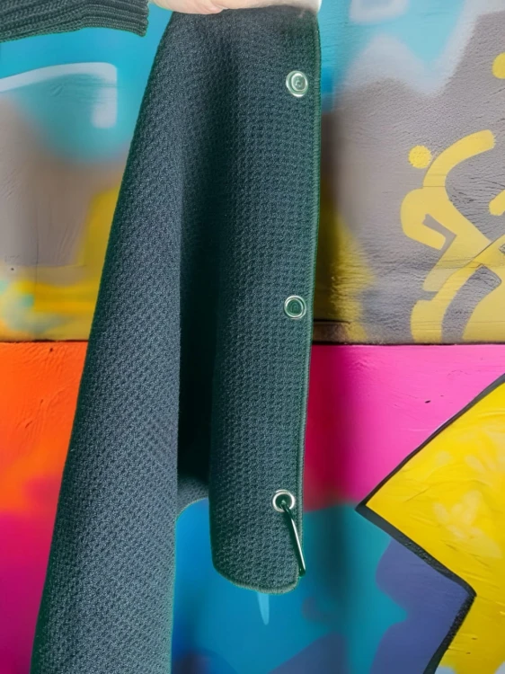 Ręcznik czarny do czyszczenia kijów i piłeczek golfowych_tło