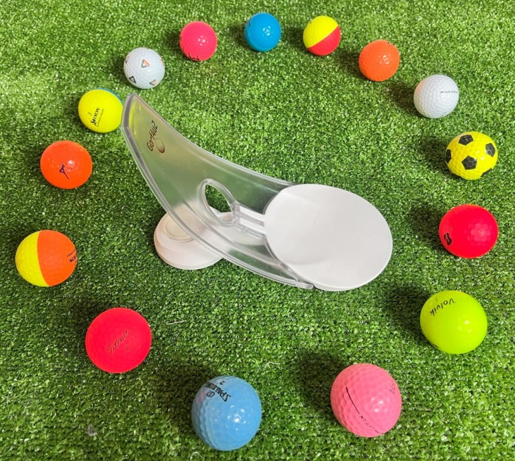 Golf4u2_putter_terning_uderzenie_white_ball_left