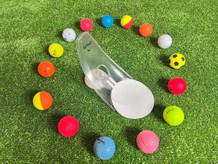 Golf4u2_putter_terning_uderzenie_white_ball_front_left